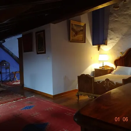 La Casona De Villanueva De Colombres Casa de Campo